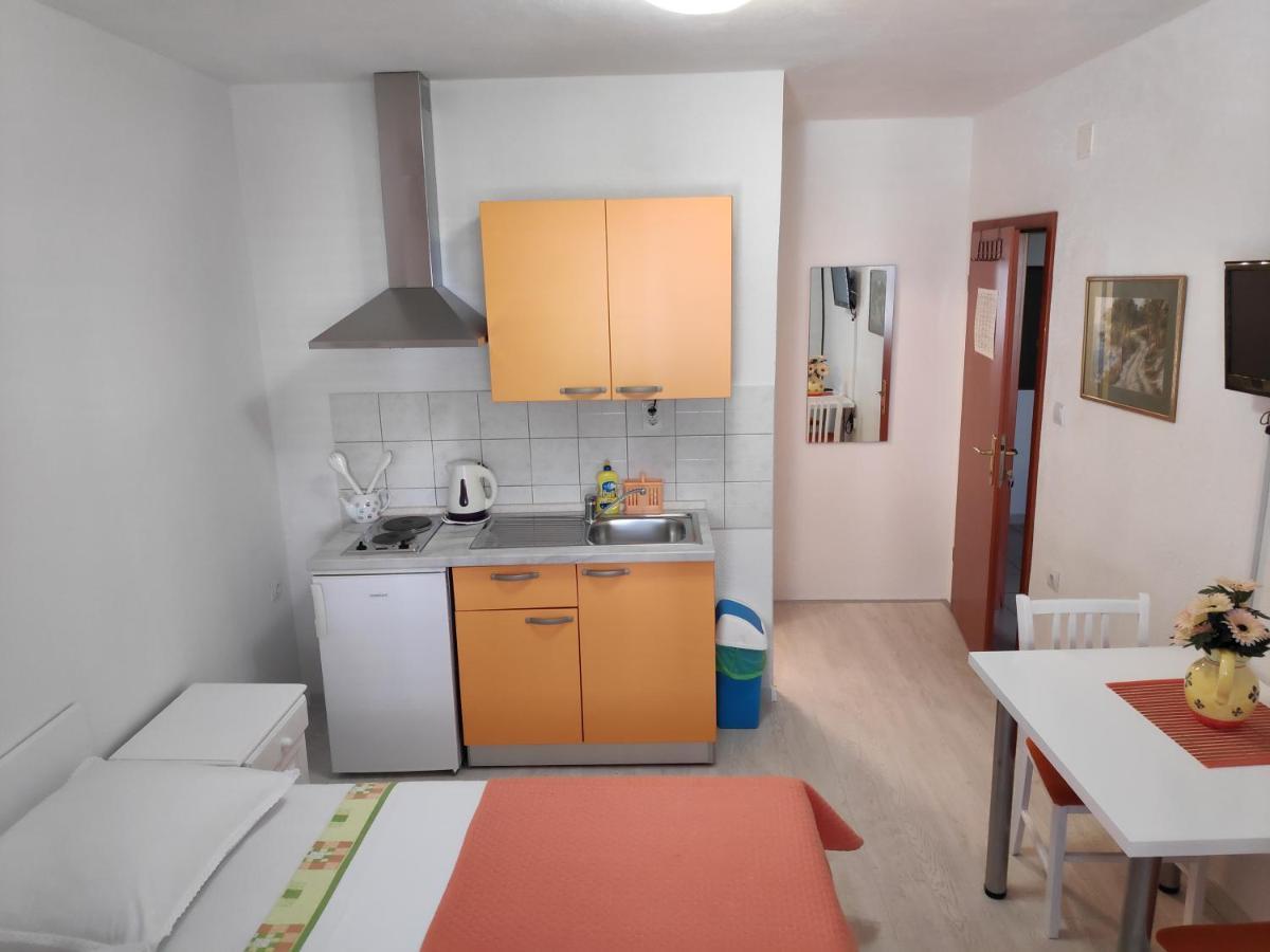 Apartments Vekic Макарска Екстериор снимка