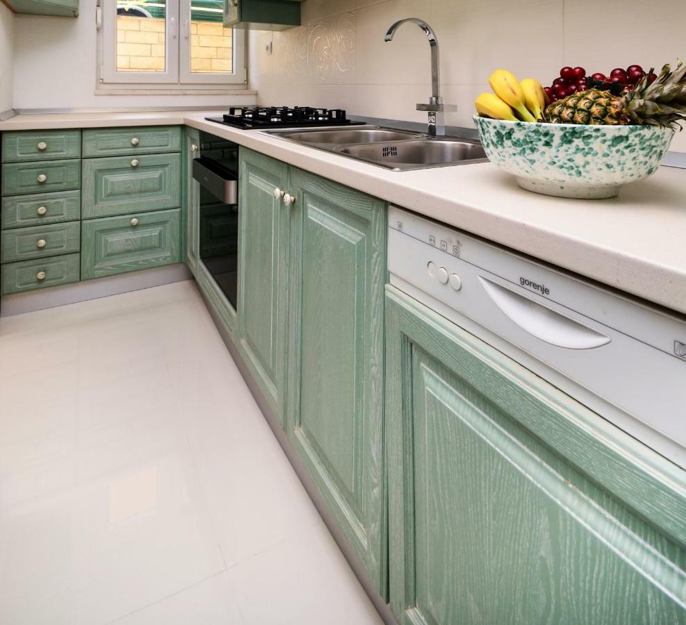 Apartments Vekic Макарска Екстериор снимка