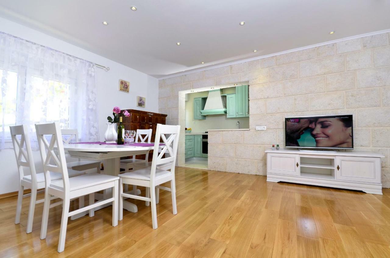 Apartments Vekic Макарска Екстериор снимка