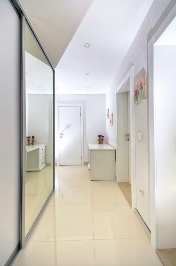 Apartments Vekic Макарска Екстериор снимка