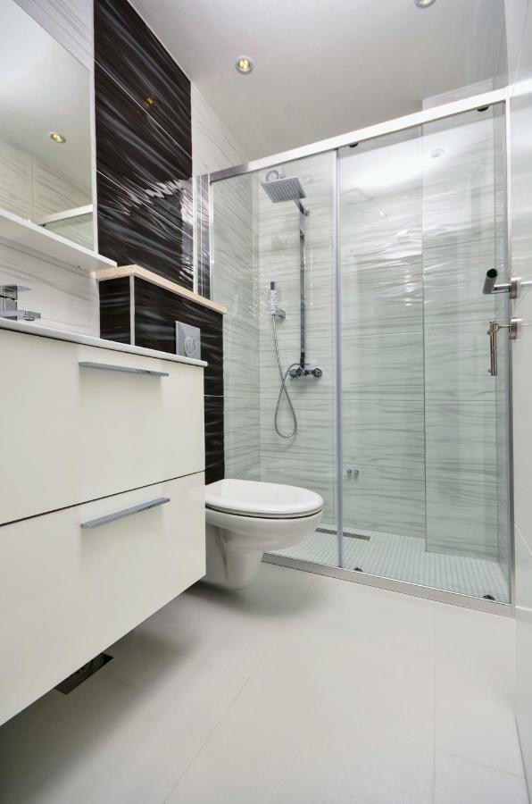 Apartments Vekic Макарска Екстериор снимка