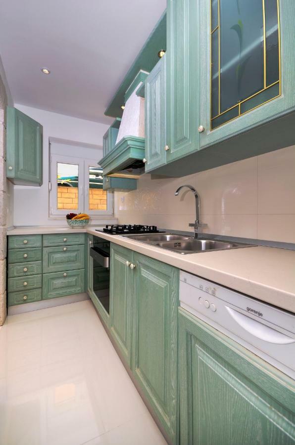 Apartments Vekic Макарска Екстериор снимка
