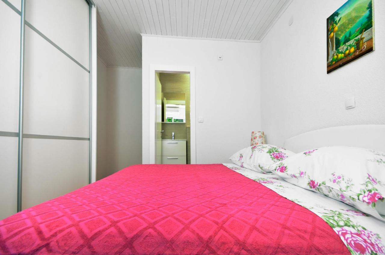 Apartments Vekic Макарска Екстериор снимка